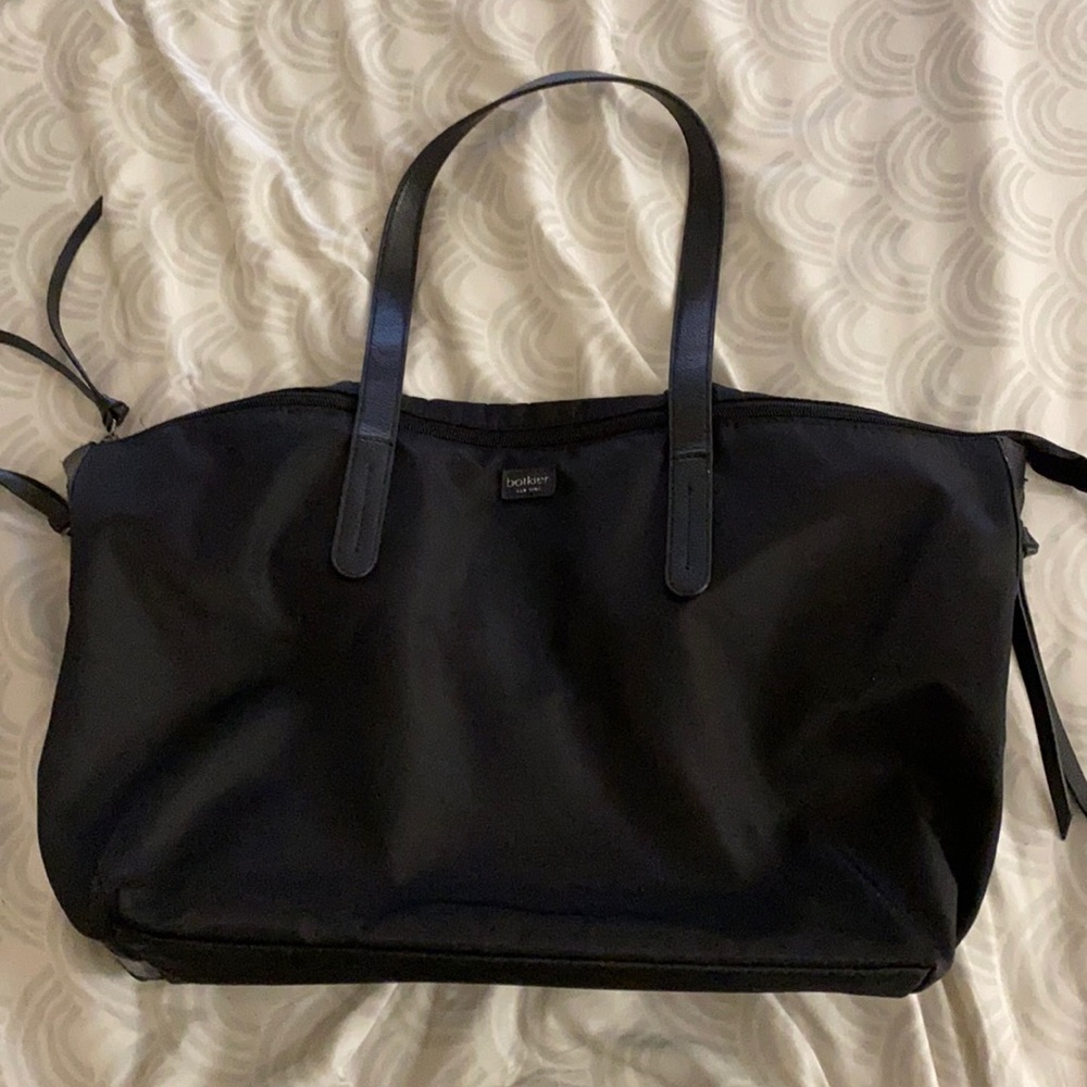 Black botkier purse